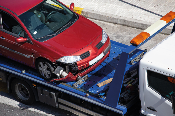 Enlèvement gratuit voiture accidentée sur plateau dépanneuse