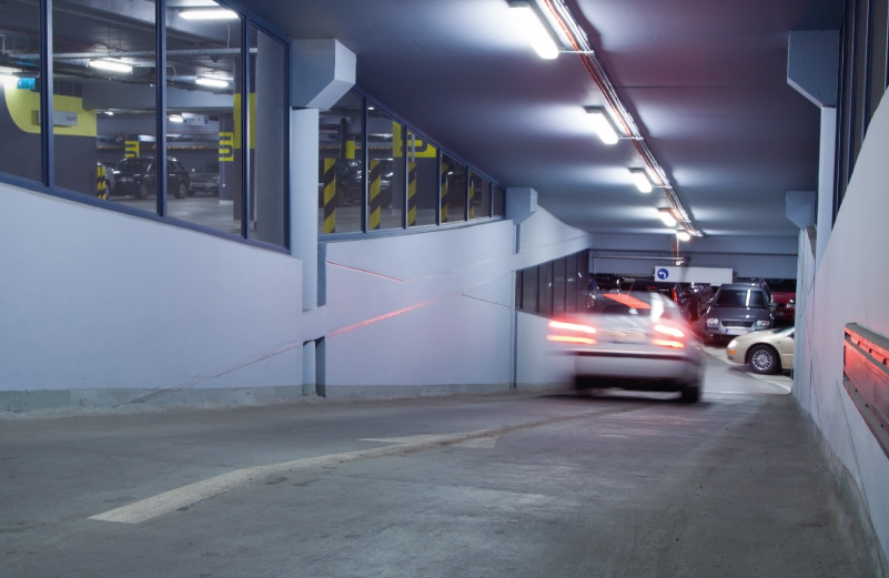 Parking souterrain accès difficile - Intervention enlèvement épave